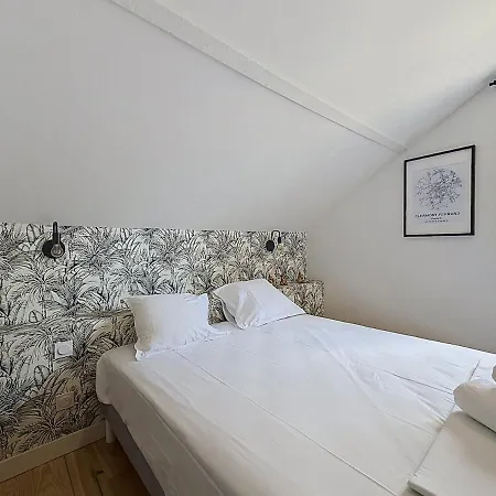Duplex Climatise Avec Terrasse & Parking Gratuit A Apartment *